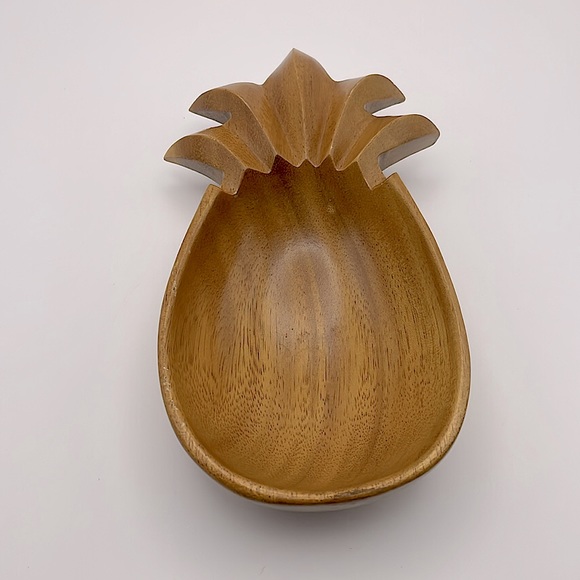 Waikiki Woods, durable, wooden, monkey pod bowls, pineapple/grape cluster - Picture 4 of 14